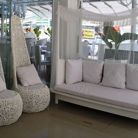 Santi White Hotel Phuket Kültér fotó