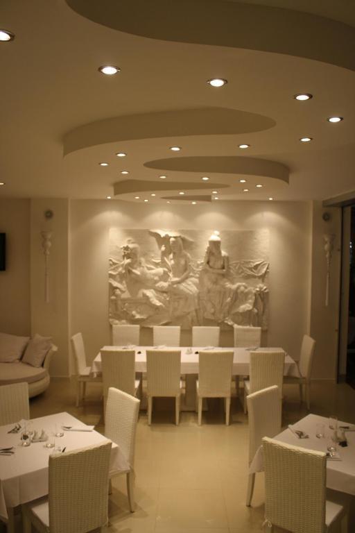 Santi White Hotel Phuket Kültér fotó